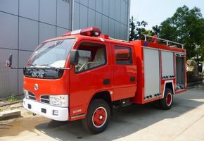 東風(fēng)小霸王水罐消防車(chē)圖片